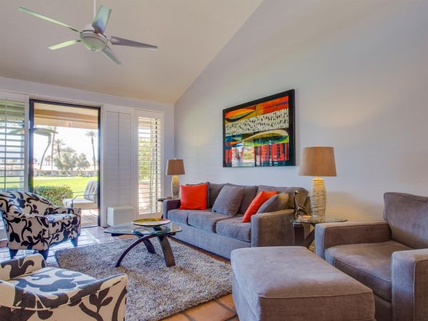 Palm Springs Home 990878