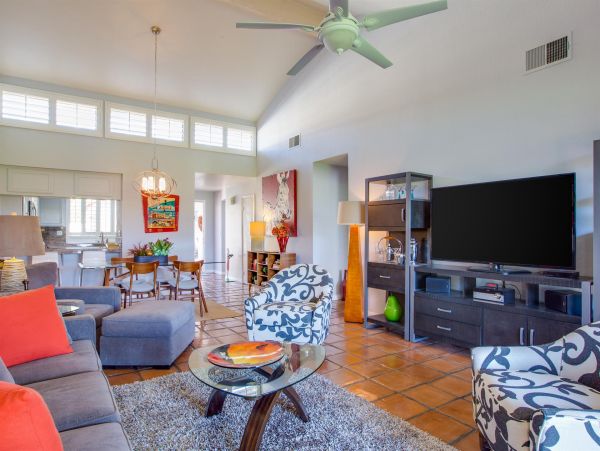Palm Springs Home 990878