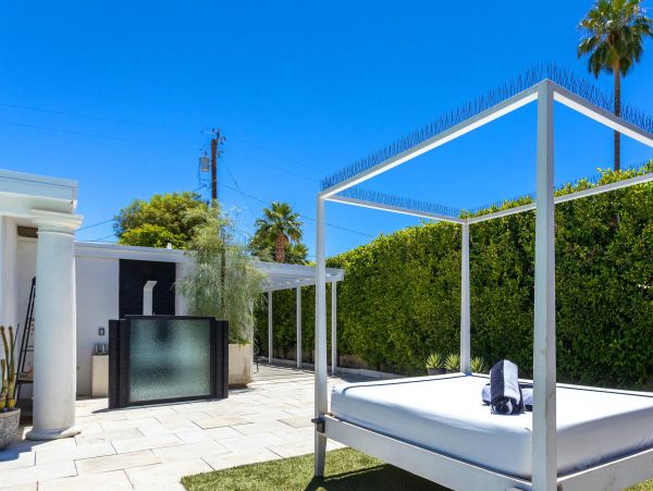 Palm Springs Home 990879
