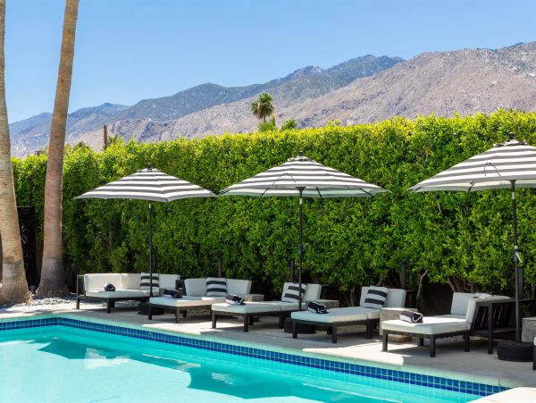 Palm Springs Home 990879