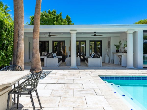 Palm Springs Home 990879