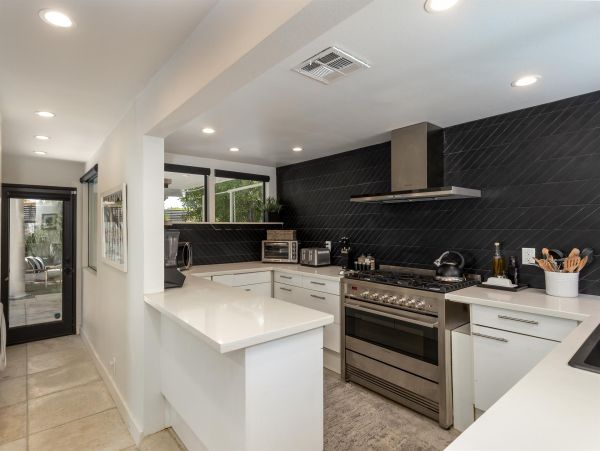 Palm Springs Home 990879