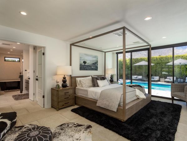 Palm Springs Home 990879