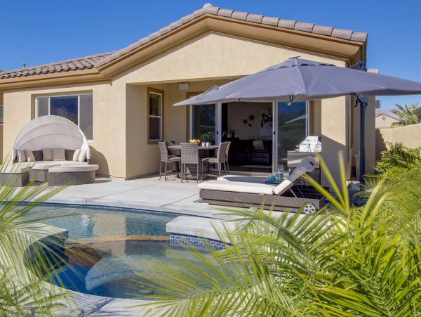 Palm Springs Home 990880