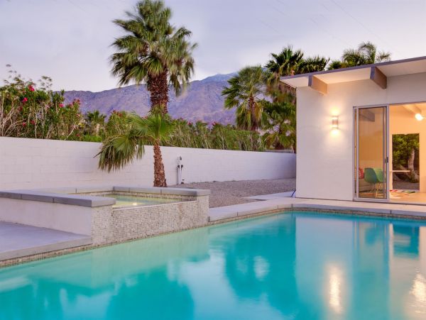 Palm Springs Home 990881