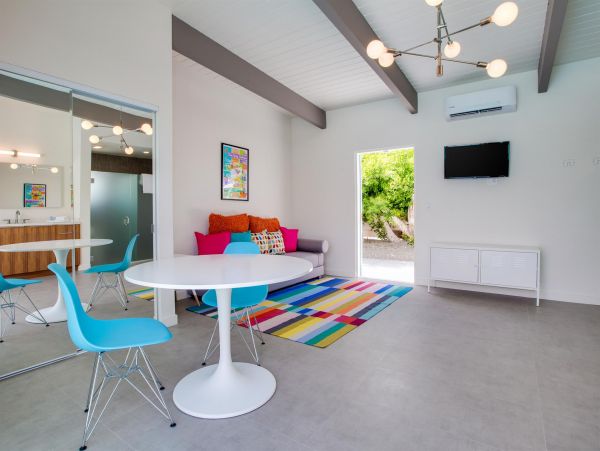 Palm Springs Home 990881