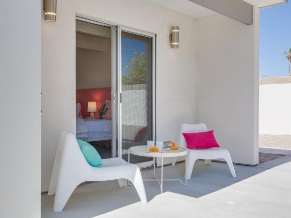 Palm Springs Home 990881