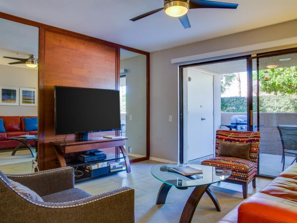 Palm Springs Home 990882