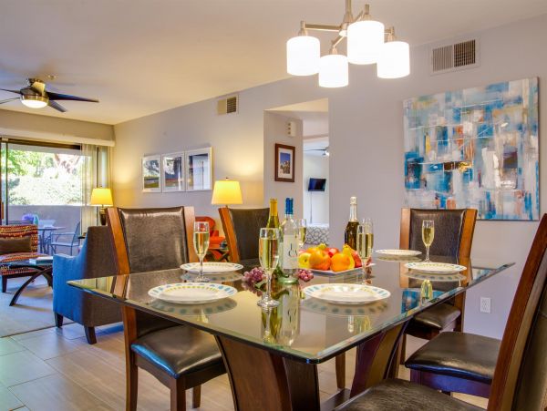 Palm Springs Home 990882