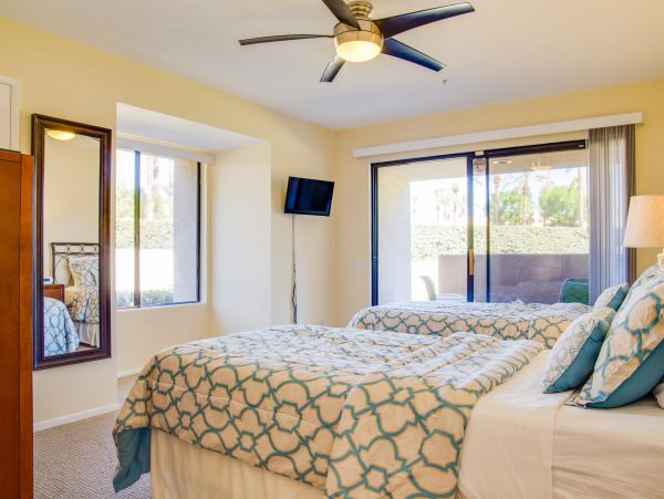 Palm Springs Home 990882
