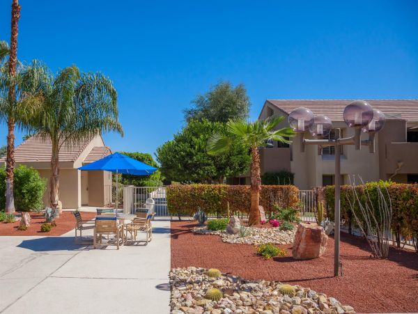 Palm Springs Home 990882
