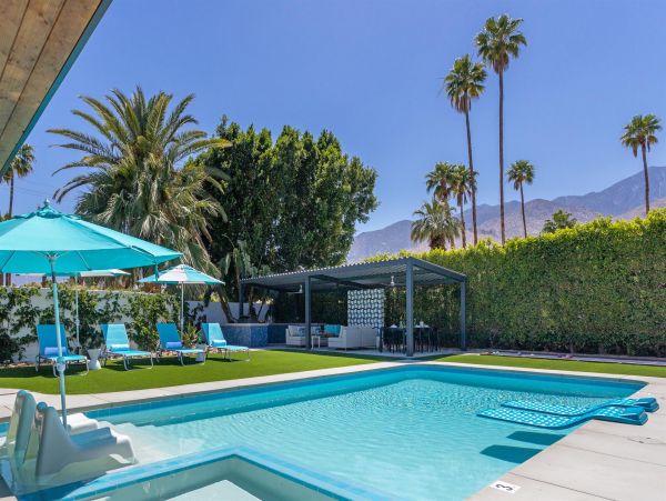 Palm Springs Home 990884