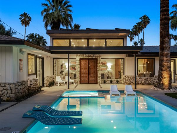 Palm Springs Home 990884