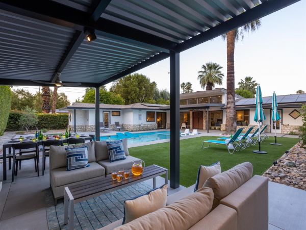 Palm Springs Home 990884