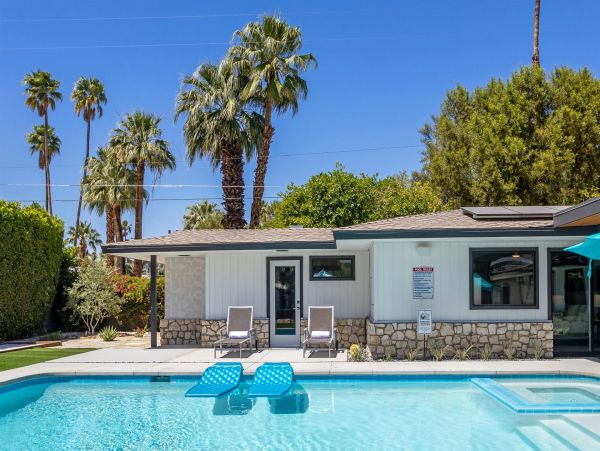 Palm Springs Home 990884