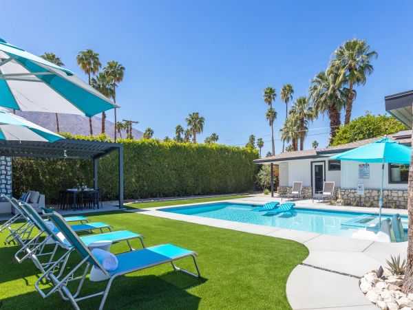 Palm Springs Home 990884