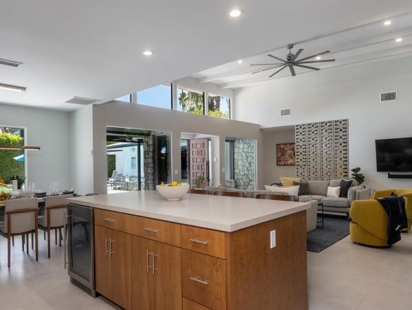 Palm Springs Home 990884