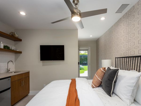 Palm Springs Home 990884