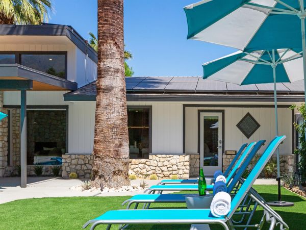 Palm Springs Home 990884