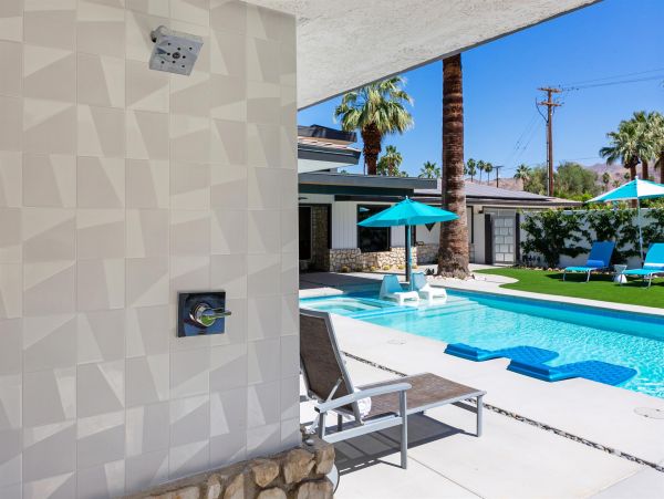 Palm Springs Home 990884