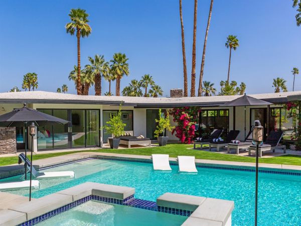 Palm Springs Home 990885