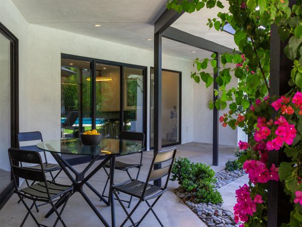 Palm Springs Home 990885