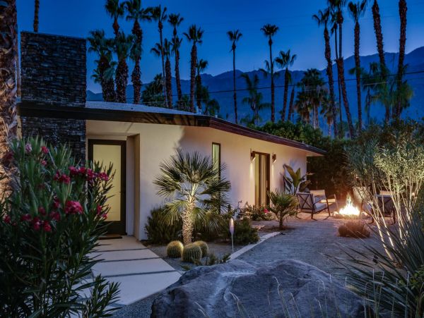 Palm Springs Home 990885