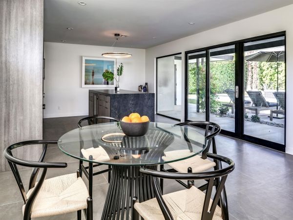 Palm Springs Home 990885