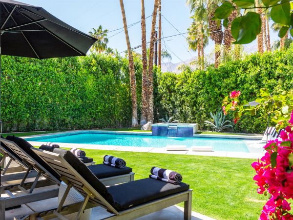 Palm Springs Home 990885