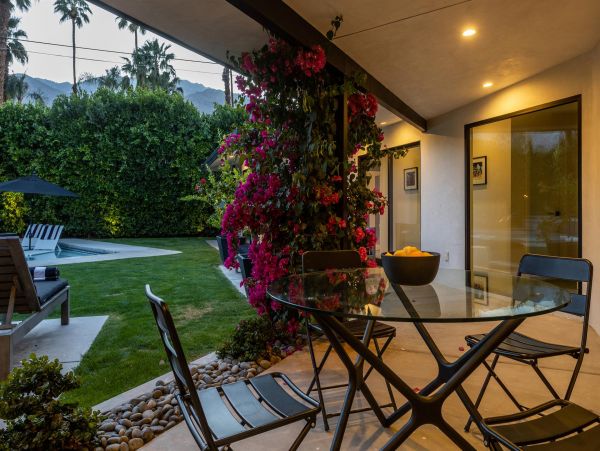 Palm Springs Home 990885