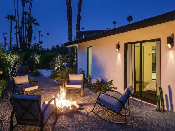 Palm Springs Home 990885