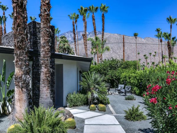 Palm Springs Home 990885