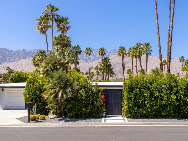 Palm Springs Home 990885
