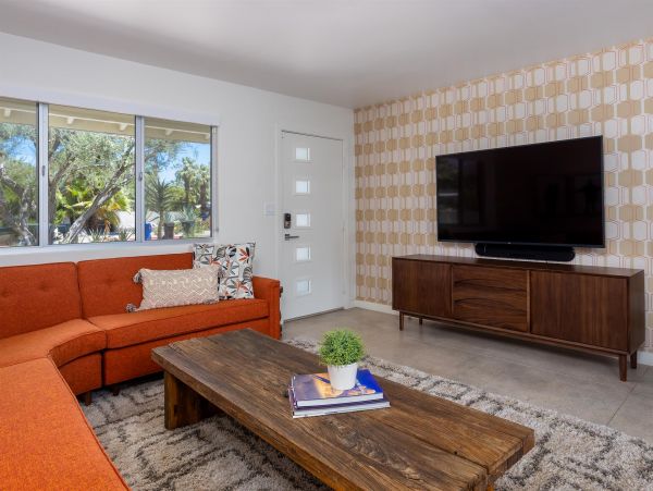 Palm Springs Home 990886