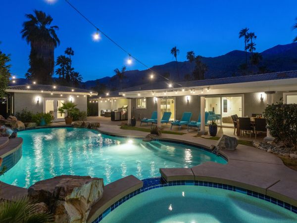 Palm Springs Home 990887