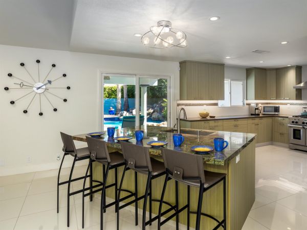 Palm Springs Home 990887
