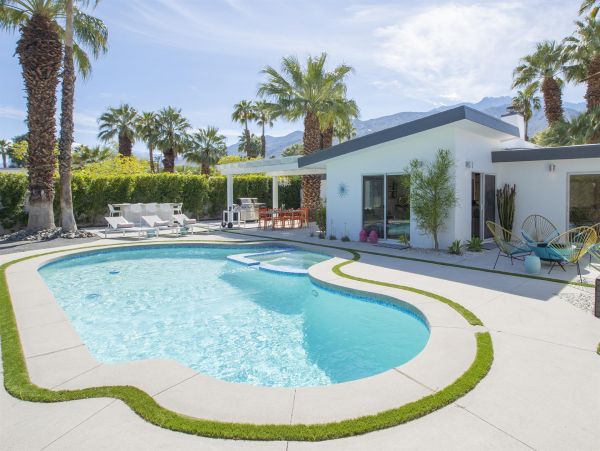 Palm Springs Home 990888