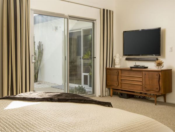 Palm Springs Home 990888