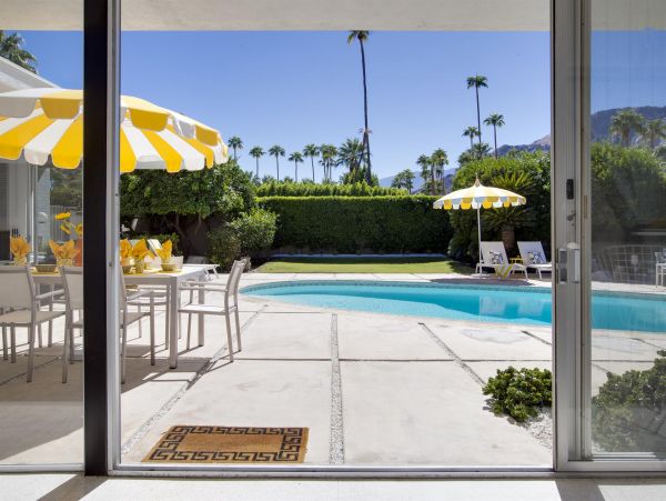 Palm Springs Home 990890