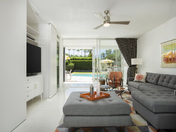 Palm Springs Home 990890