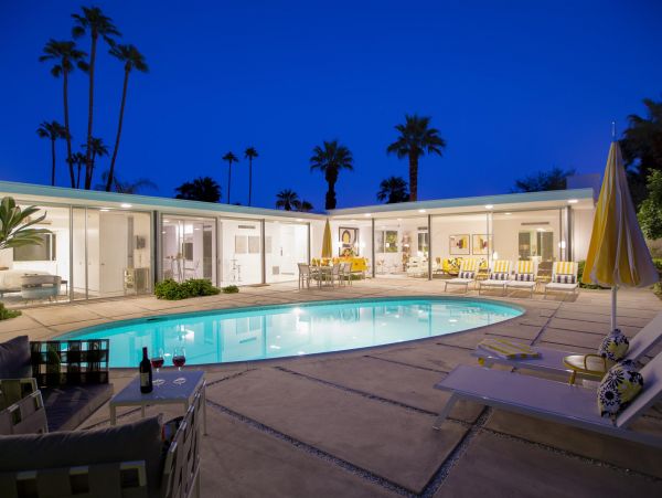 Palm Springs Home 990890