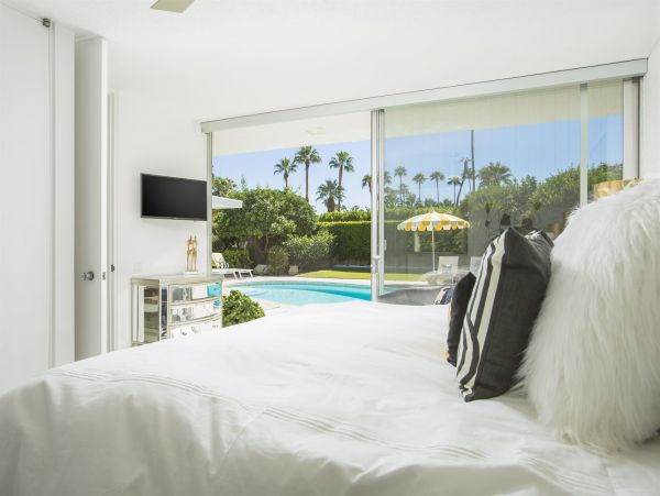 Palm Springs Home 990890