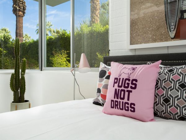 Palm Springs Home 990890