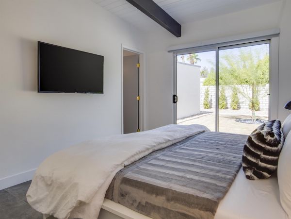 Palm Springs Home 990893