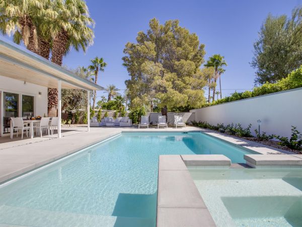 Palm Springs Home 990893