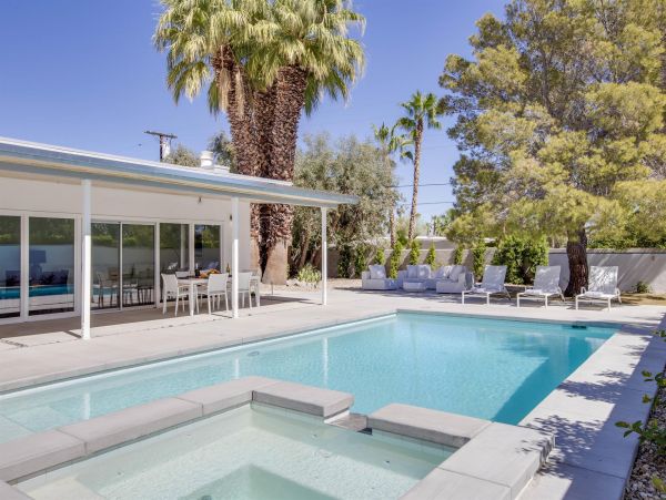 Palm Springs Home 990893