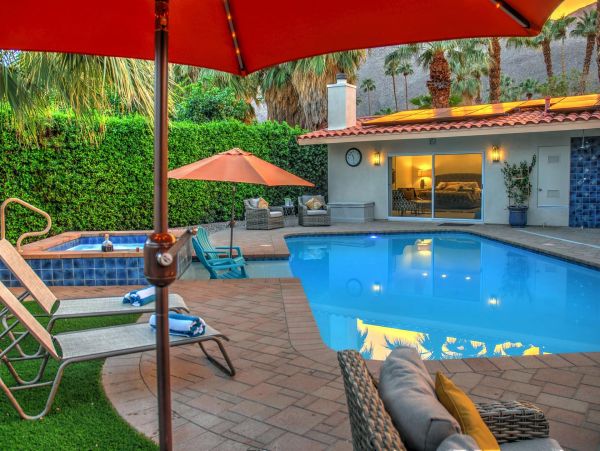 Palm Springs Home 990894