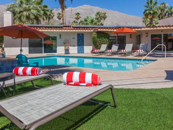 Palm Springs Home 990894