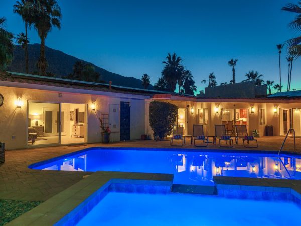 Palm Springs Home 990894