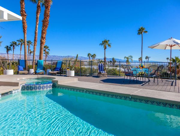 Palm Springs Home 990895